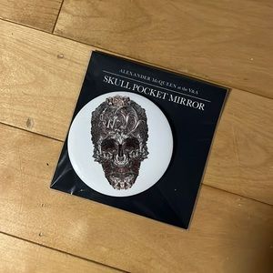 Alexander McQueen Savage Beauty Victoria & Albert exhibit pocket mirror- new!